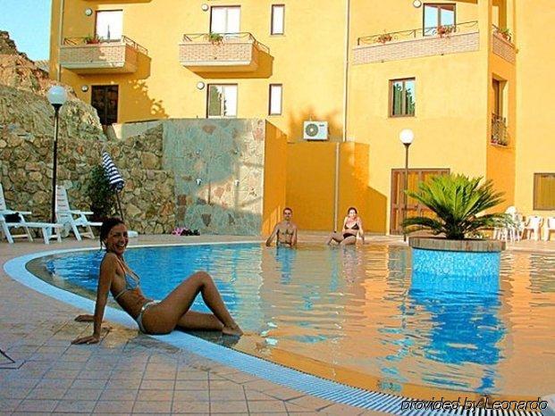 Hotel Le Palme Sant'Anna Arresi Bagian luar foto